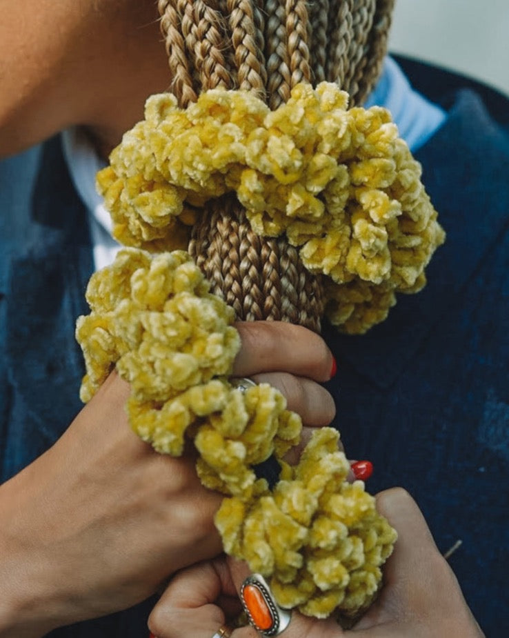 oversized scrunchie, extra large scrunchie, giant scrunchie, jumbo scrunchies, jumbo velvet scrunchies